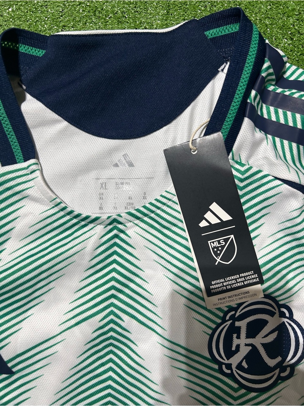 NWT Adidas New England Revolution 2025 Away Pine Tree MLS Soccer Jersey Mens XL - Picture 4 of 7